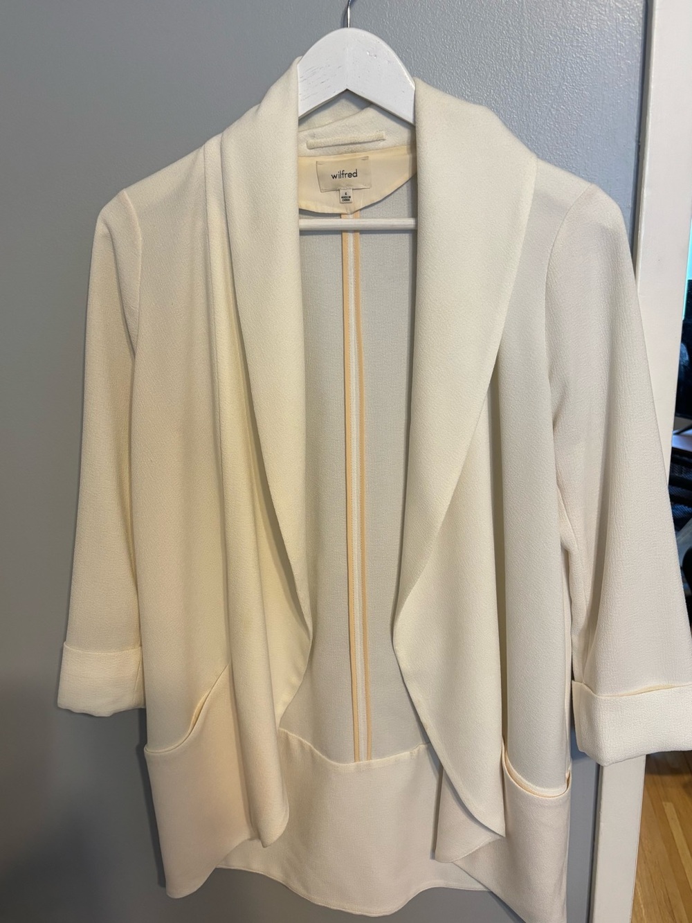 Wilfred Chevalier cream blazer